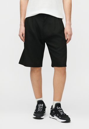 Lühikesed püksid - black