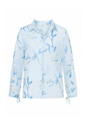 Lichtblauwe blouse met lange mouwen, bedrukt met aquarelachtige blauwe en lichtgele bloemen, met knoopsluiting aan de voorkant, kraag en strikjes bij de mouwboorden.