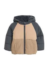 Puffjacka med huva, med grå och beige sektioner. Vadderad textur, dragkedja framtill och två sidofickor. Mjuk inre foder.