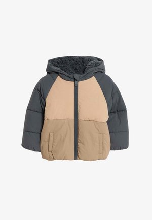 Veste matelassée avec capuche, présentant des sections grises et beiges. Texture matelassée, fermeture éclair à l'avant et deux poches latérales. Doublure intérieure douce.