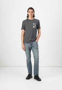 TOM TAILOR DENIM Marškinėliai su spaudiniu - ash grey