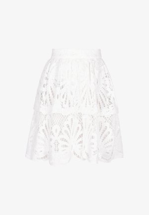 Witte kanten rok met een uitlopende ontwerp, voorzien van gelaagde ruffles, bloemen uitsparingen en een gestructureerde uitstraling. Elastische tailleband.