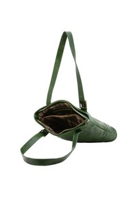 Groene leren schoudertas met een rits sluiting, verstelbare band en een gestreepte binnenkant met meerdere vakken.