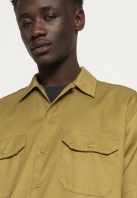 Dickies WORK  - Camisa - green moss