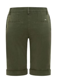 Pantaloni corti in cotone verde oliva con risvolti, dotati di due tasche posteriori e di una piccola etichetta del marchio sulla vita. Texture liscia.