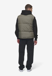 Pegador LANDIN PUFFER VEST - Colete - mud olive