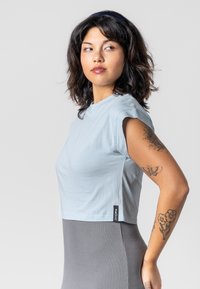 trueStory DANBI - Basic T-shirt - light blue