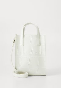 Δεν επιλέχθηκε, ivory