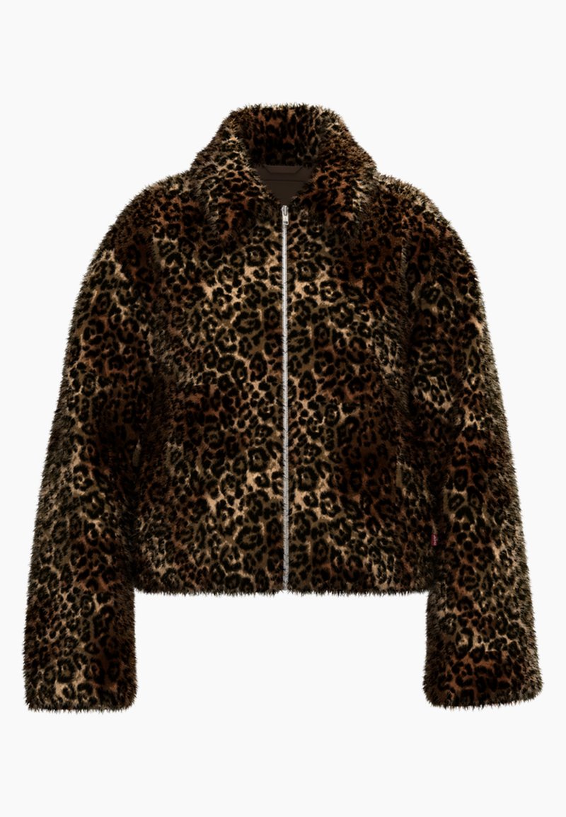 Veste en fausse fourrure avec un motif léopard, dotée d'une fermeture éclair, d'un col et d'un design court. Principalement en tons marron et noir.