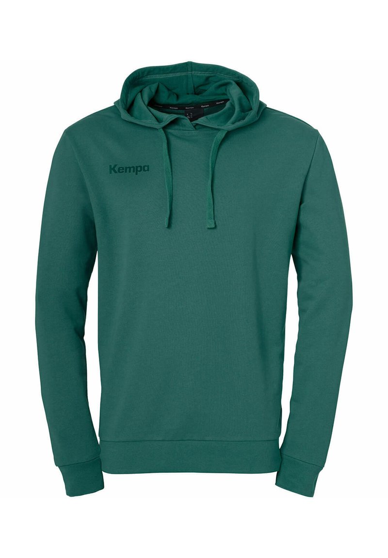 Groene hoodie met een trekkoordkap en ribgebreide boorden. Het heeft een textuurstof en een logo aan de voorkant links.