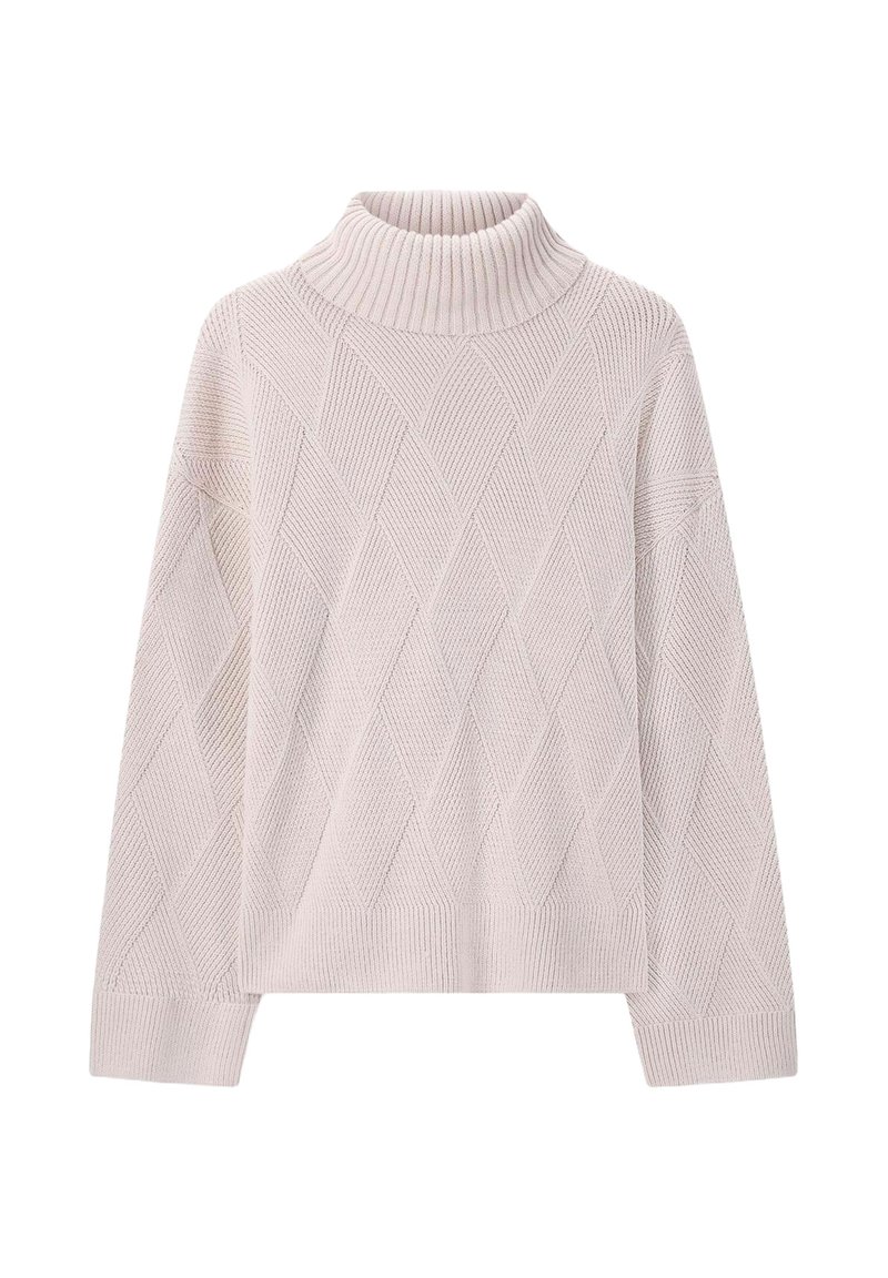 Pull en tricot rose clair avec un col roulé, présentant un motif en losanges, des poignets et un ourlet côtelés. Fabriqué en tissu épais et texturé.