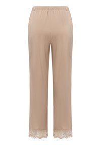 Beige pyjamabroek met een elastische tailleband en kantafwerking aan de zoom. Rechte pijpen, zachte textuur, lichtgewicht materiaal.