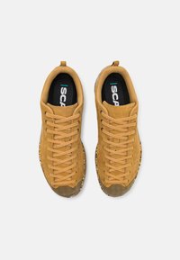 Scarpa MOJITO PLANET UNISEX - Matkajalatsid - caramel