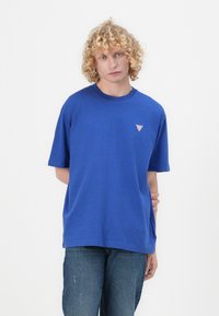 Guess Jeans TEE - T-shirts - regal blue