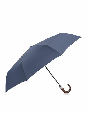 Granatowy parasol z wygiętym drewnianym uchwytem, solidną metalową konstrukcją i ośmioma prętami podtrzymującymi materiałowy daszek.