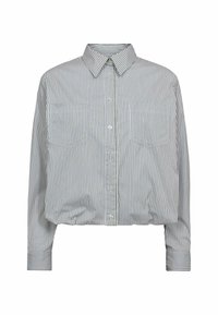 Camisa de botón cortada en tejido ligero con rayas verticales azul y blancas, dos bolsillos en el pecho y un cuello puntiagudo.