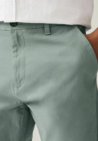 Next SLIM FIT STRETCH - Chinos tipa bikses - pale green