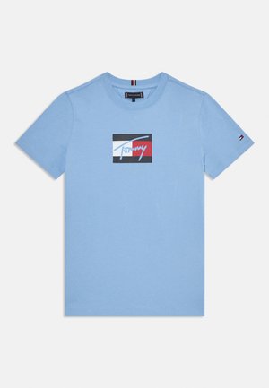 SCRIPT FLAG UNISEX - T-Shirt print - cloudy blue