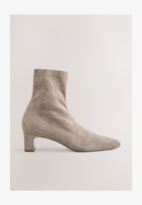 Geselecteerd, mottled beige