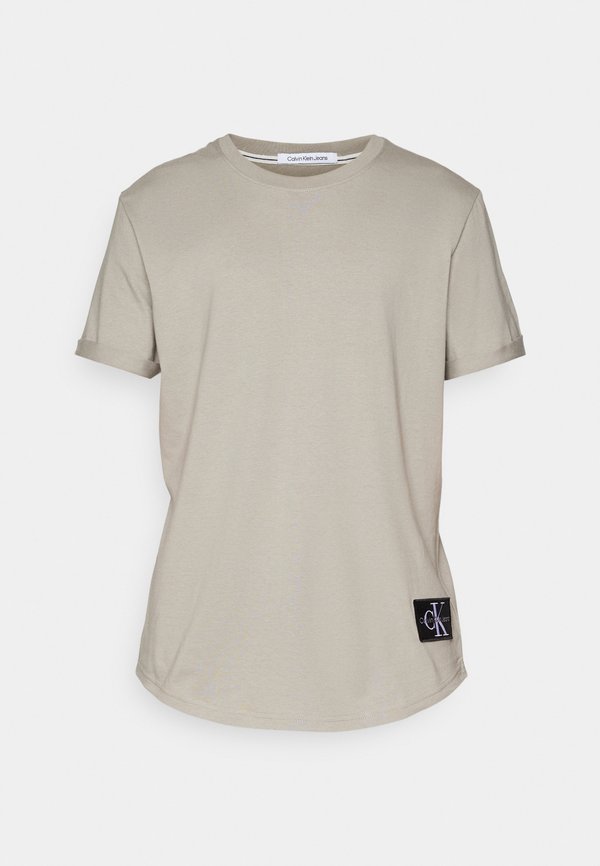 BADGE TURN UP SLEEVE - Basic T-shirt - elephant skin2