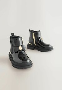 Unausgewählt, black