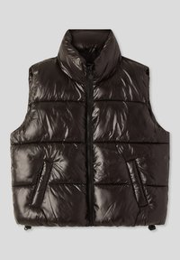 Gilet in piuma nero con colletto alto, chiusura frontale con zip e due tasche laterali. Presenta una texture trapuntata e una finitura lucida.
