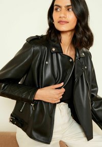 Love & Roses BUCKLE BIKER - REGULAR FIT - Dirbtinės odos striukė - black