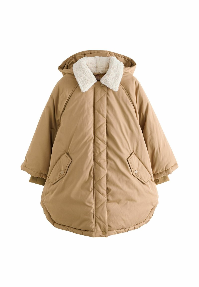 Beige quiltet pufferjakke med hætte og krave i shearling-for. Har trykknaplommer på siden og en rund nederkant. Blødt materiale.