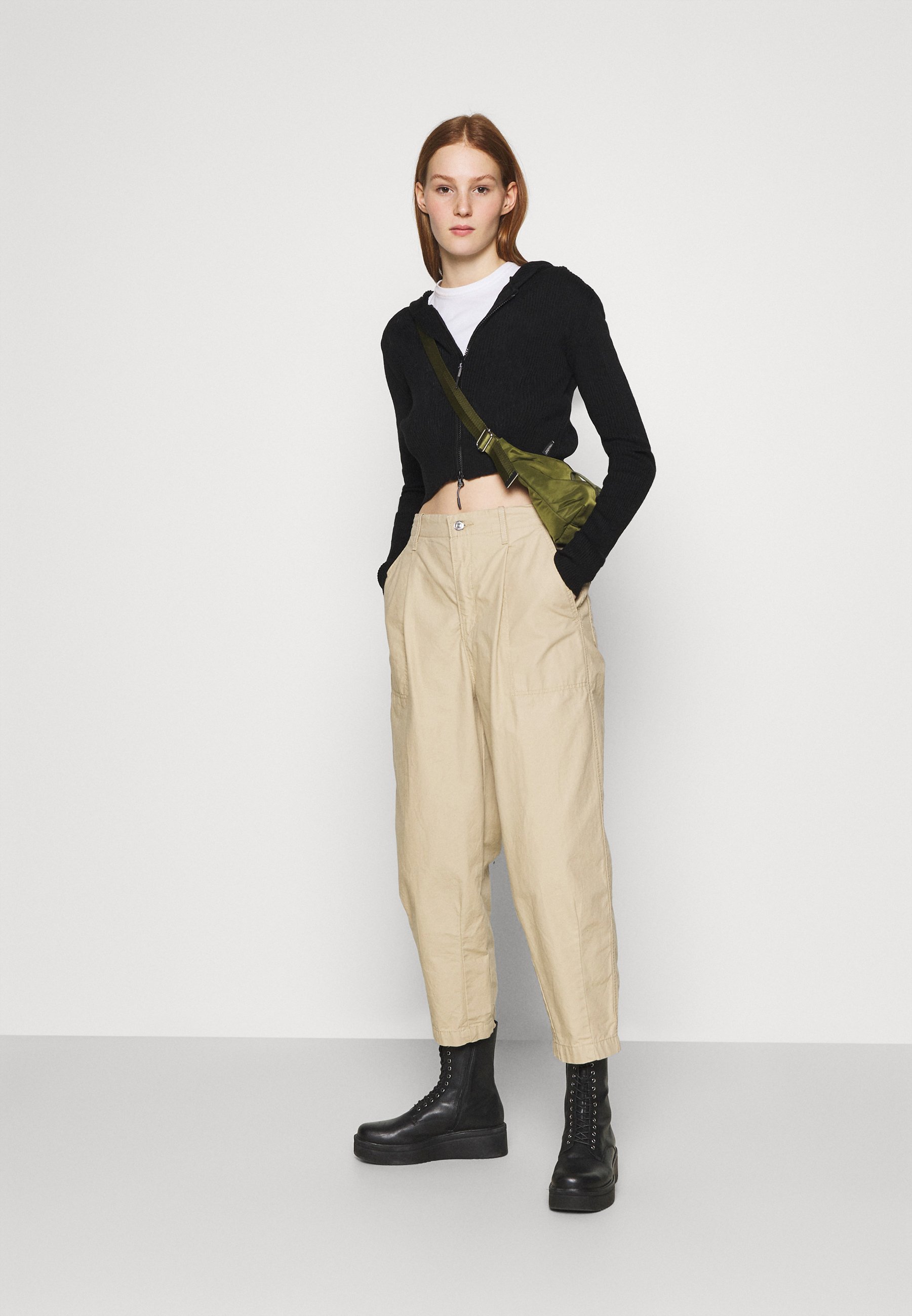 cropped zip up moletom com capuz urban outfitters