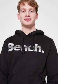 Bench SKINNER - Hoodie - black