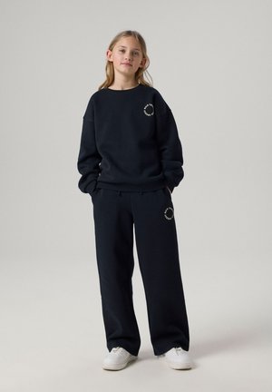 Name it, NKFRIA LS RLX SWEAT BRU NOOS - Sweatshirt - black detail antique white print