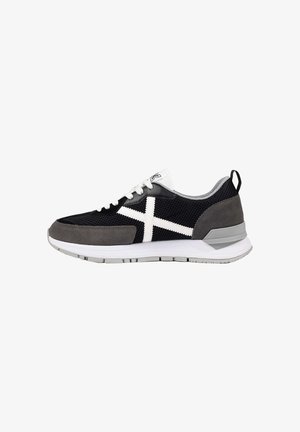 MUNICH, MUNICH VERSATILE 33 SNEAKERS RETRO RUNNING NEGRAS Y GRISES - Zapatillas - black