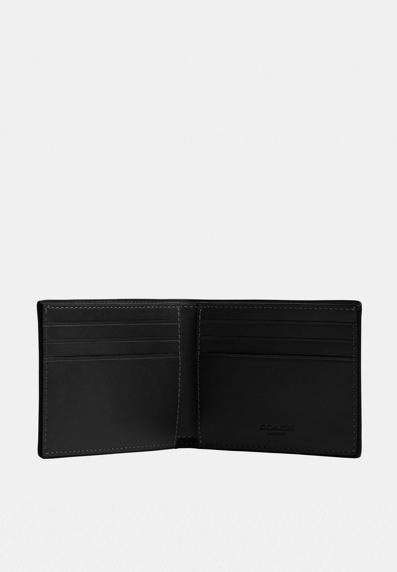 Cartera bifold de cuero negro abierta, mostrando tres ranuras para tarjetas a cada lado y un compartimiento para billetes en el centro.