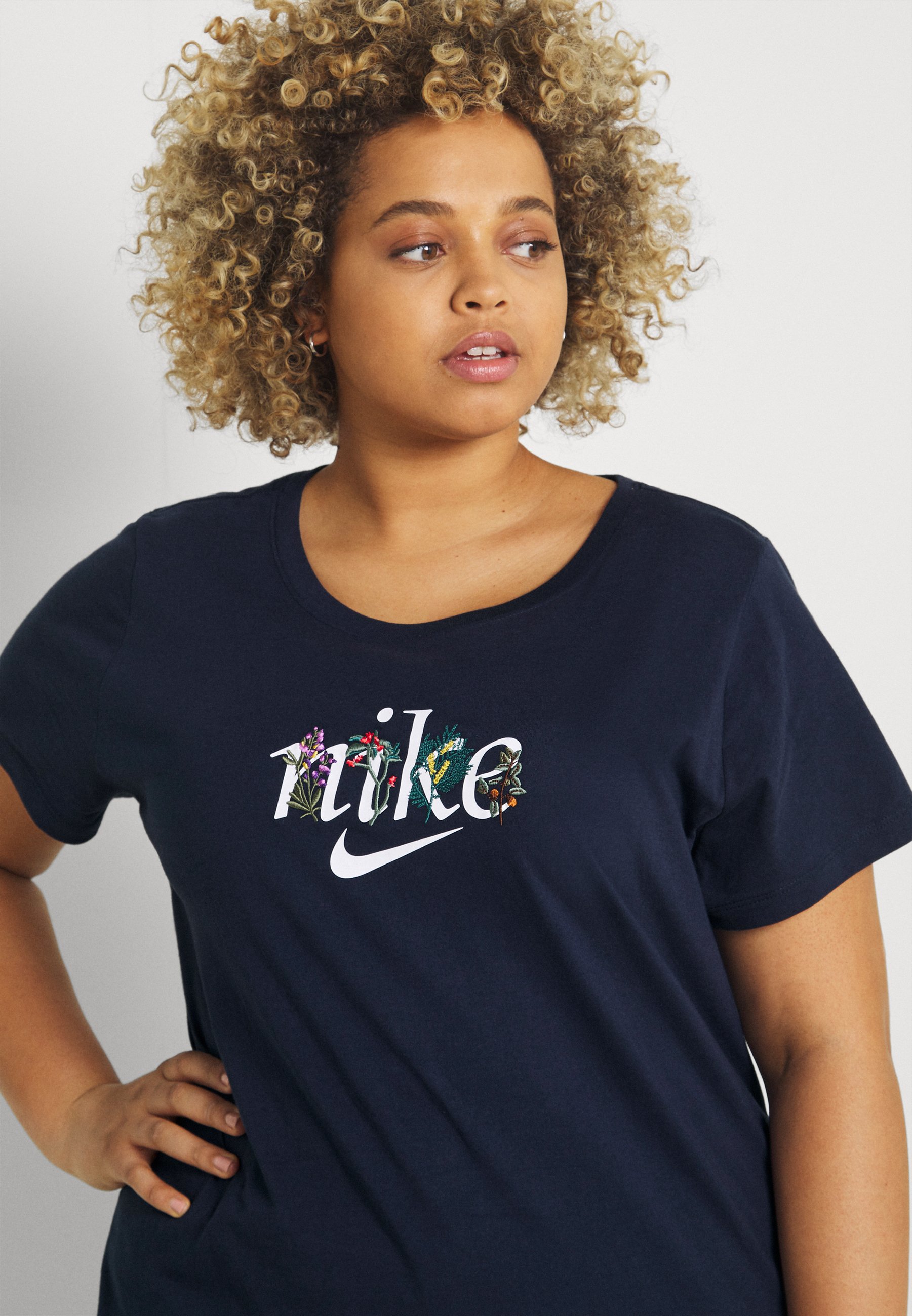 Nike Sportswear TEE NATURE PLUS - Print 