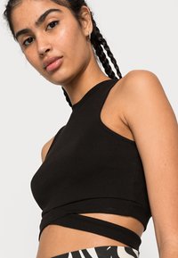 VILA VIFELIA CROPPED DETAIL  - Top - black