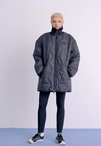 adidas Originals QUILTED MID - Zimski plašč - black