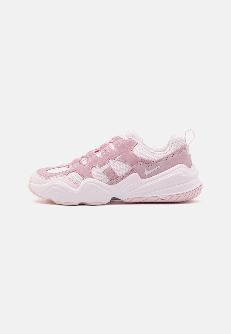 Nike Sportswear TECH HERA - Sneakers low - pearl pink/pink foam/roz ...