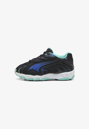Scarpa da ginnastica nera con tomaia in rete, dettagli blu e teal, collo imbottito e suola bianca con dettagli teal. Presenta motivi testurizzati.