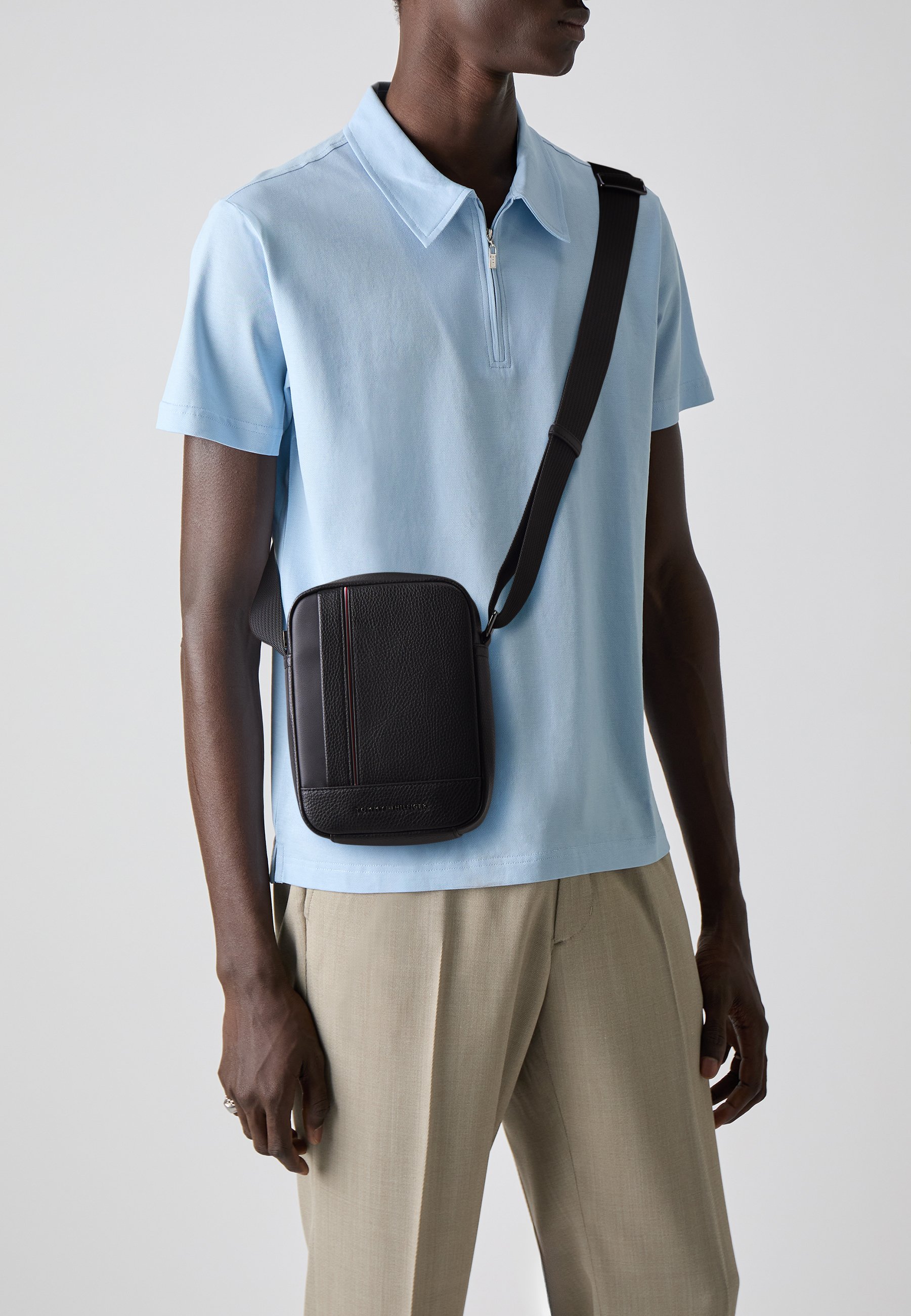 Tommy Hilfiger CENTRAL MINI REPORTER Borsa a tracolla black