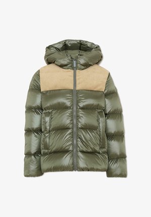 Veste matelassée verte avec panneau d'épaule en velours beige et capuche, fermeture éclair à l'avant et deux poches latérales.