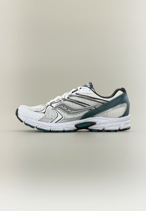 Chaussure de course blanche et grise avec des touches noires et bleu sarcelle, tige en mesh, laçage à l'avant et semelle coussinée sur un fond beige uni.