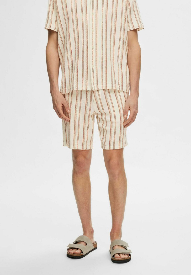 LEGATUS BURDA SHORT MEN EGRET