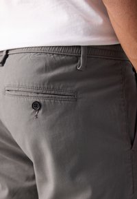 Lindbergh DRAWSTRING PANTS - Hlače - dark deep grey