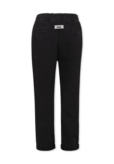 Pantaloni neri con vita elastica, due tasche posteriori e orli risvoltati. Realizzati in un tessuto liscio con una leggera lucentezza.