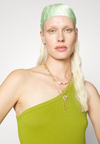 Vero Moda Tall VMUDAVA ONE SHOULDER DRESS  - Vestido de malha - woodbine