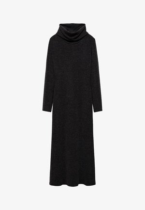 Dlhé, tmavošedé pletené šaty s opaskom, dlhými rukávmi a rovnou siluetou. Mäkká textura a bez viditeľných vzorov alebo akcentov.