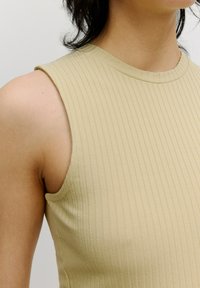 EDITED Top - grün