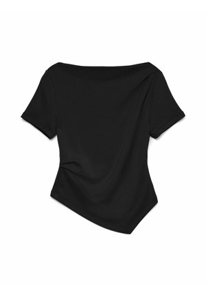 Juoda offthe-shoulder bliusonė su trumpomis rankovėmis, turinti minkštą tekstūrą ir asimetrišką apatinę dalį, sukurta atsipalaidavusiam siluetui.