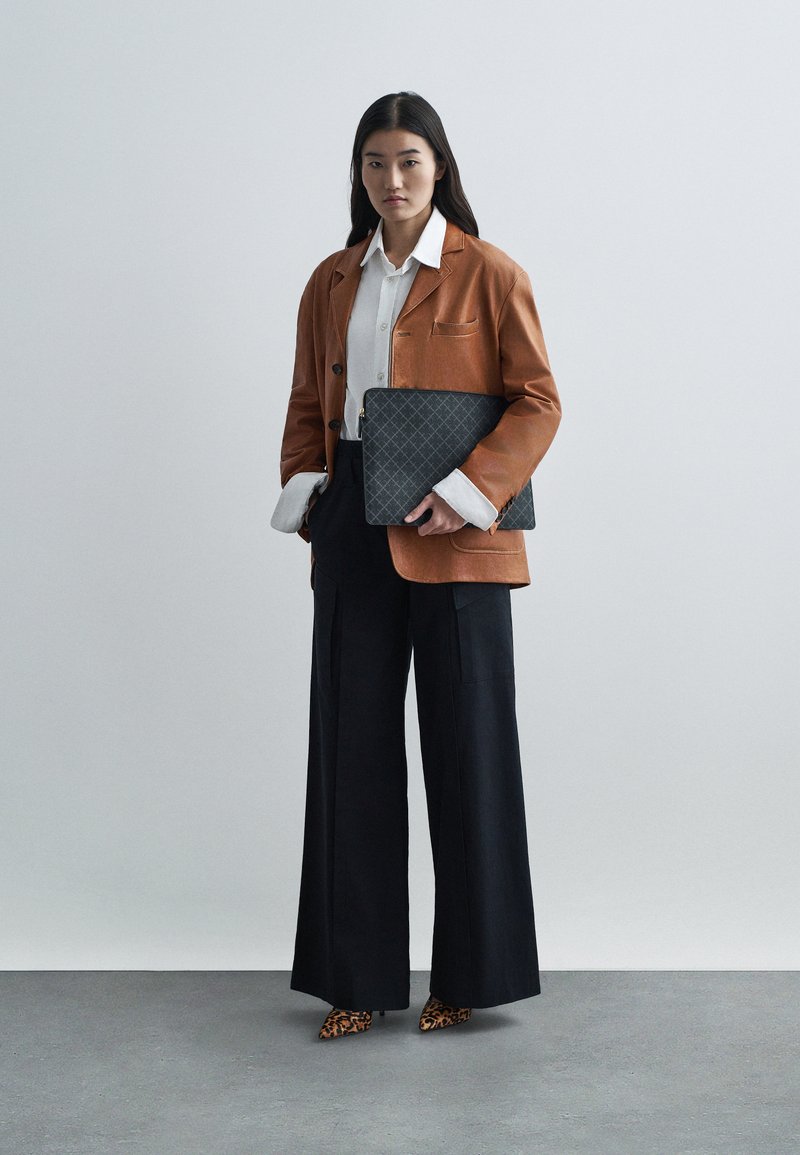 By Malene Birger IVY LAPTOP - Portfölj / Datorväska - charcoal