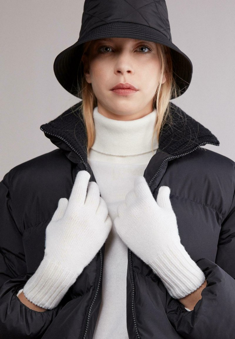 Falconeri ULTRASOFT Gloves white/light red Zalando